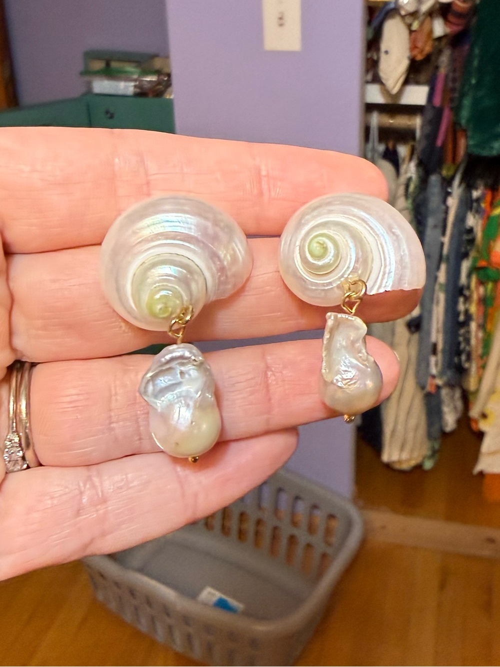 Shell Earrings - Picture 3 of 4